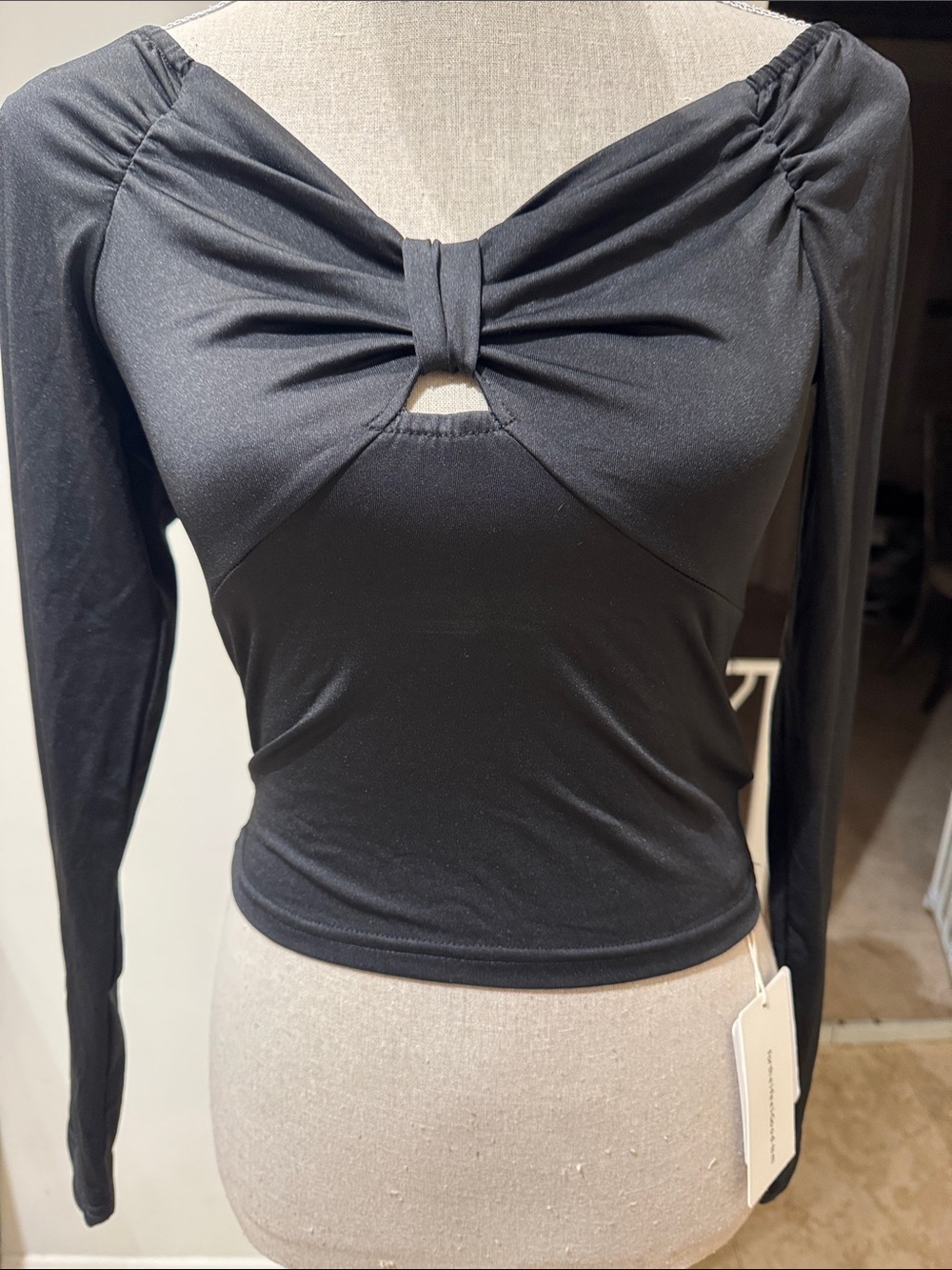 Commense Black Twist-Front Long Sleeve Crop Top